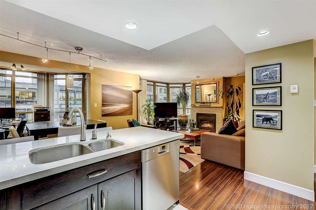 listing image 1106242516572078711