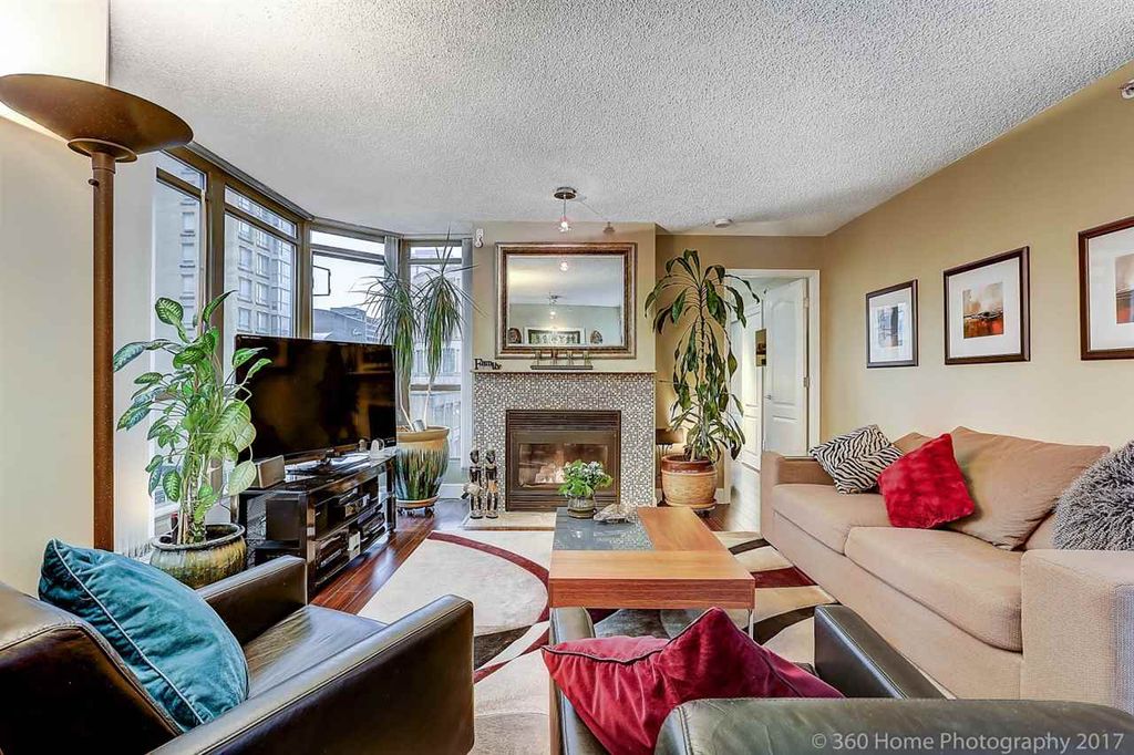 listing image 1109429201684957384