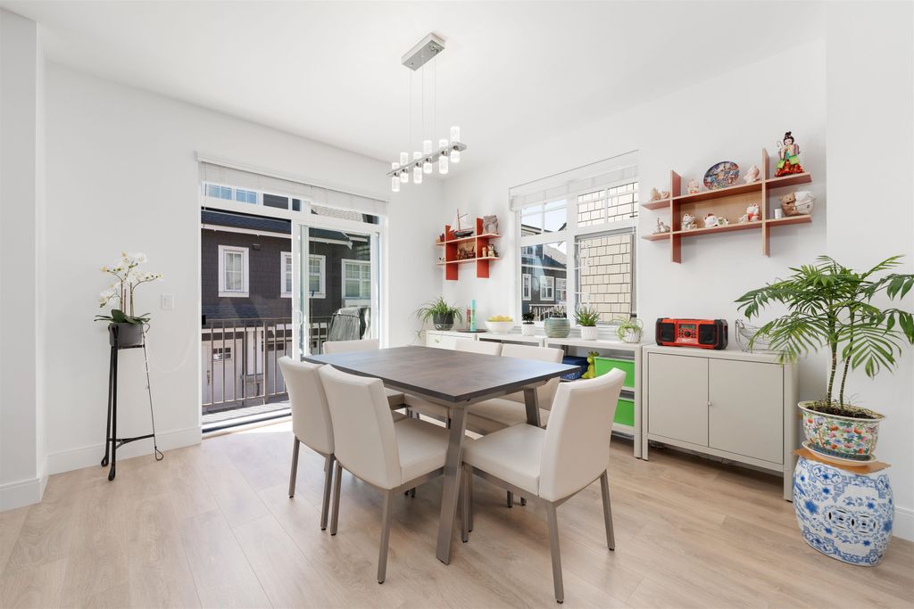 listing image 1104746824378039252