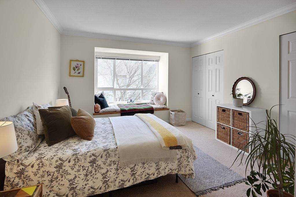 listing image 1101660001230301178