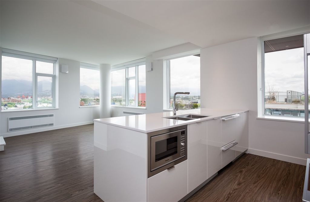 listing image 1105930341270095617