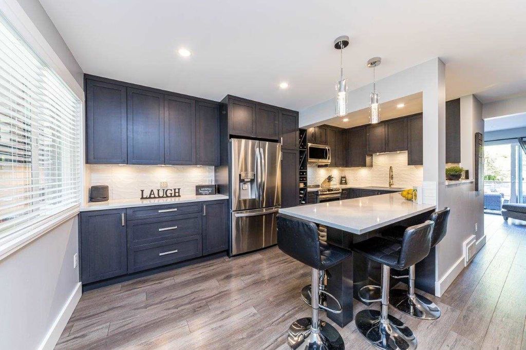 listing image 1104840272356977503