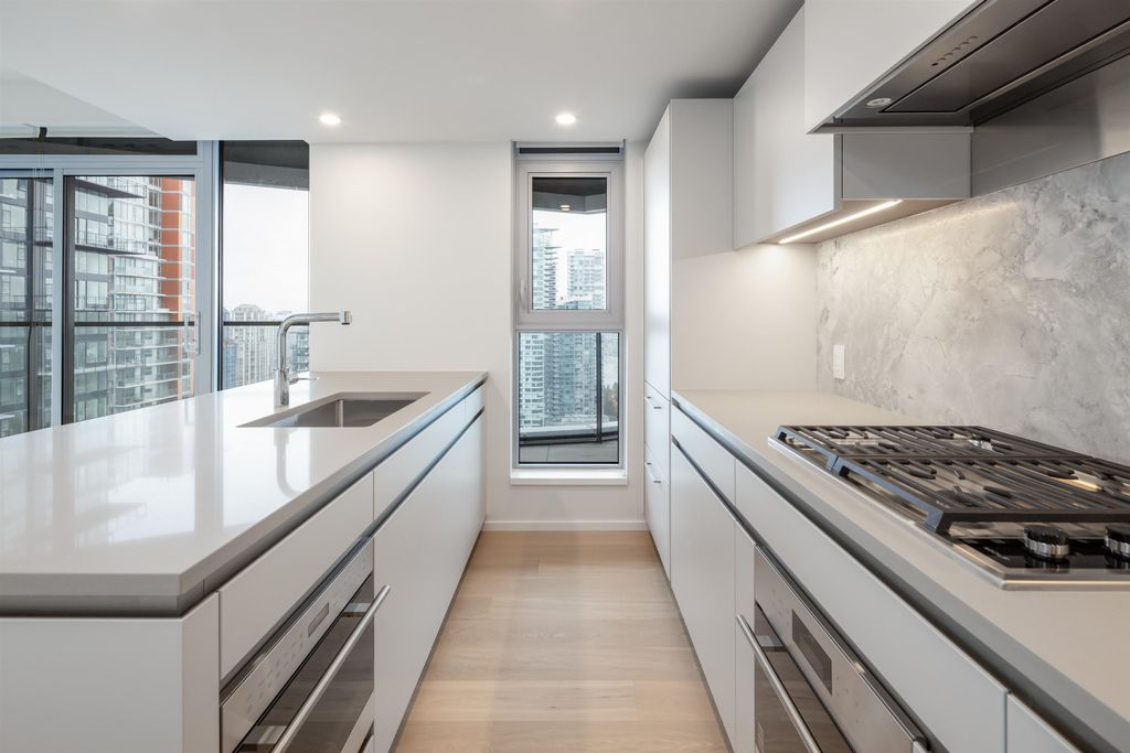 listing image 1102494427351328297