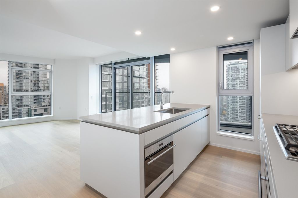 listing image 1102619817132544688
