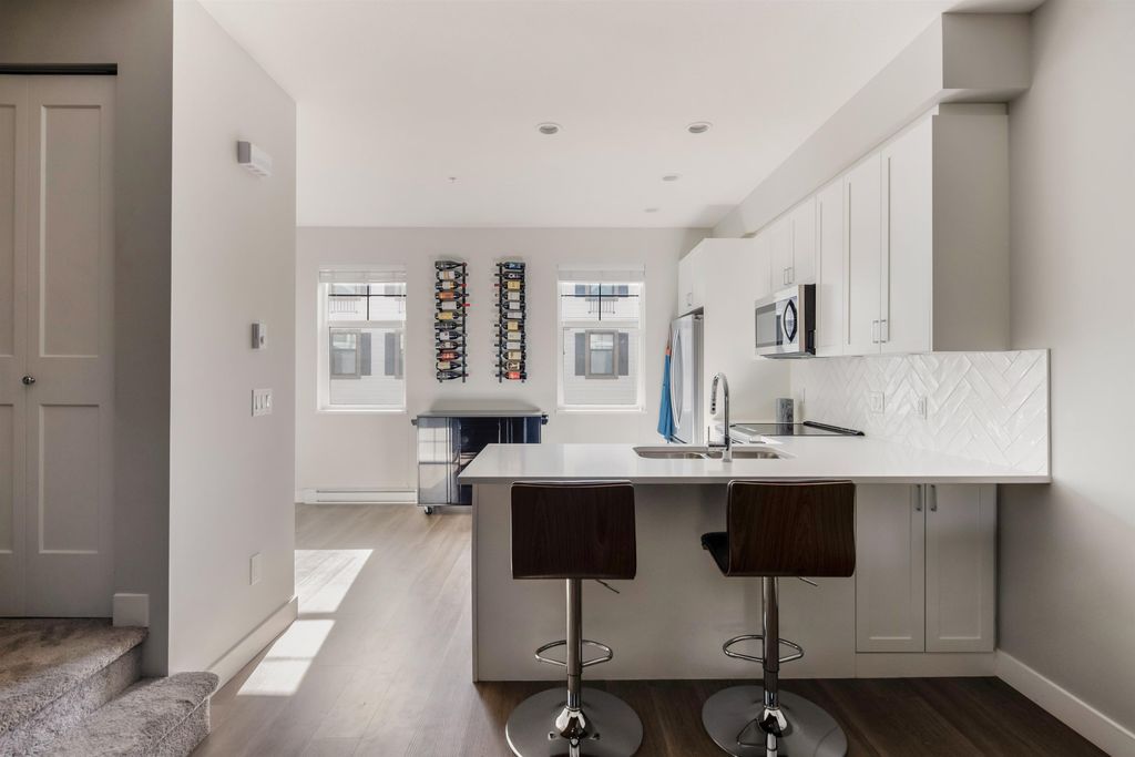 listing image 1102833128000092594
