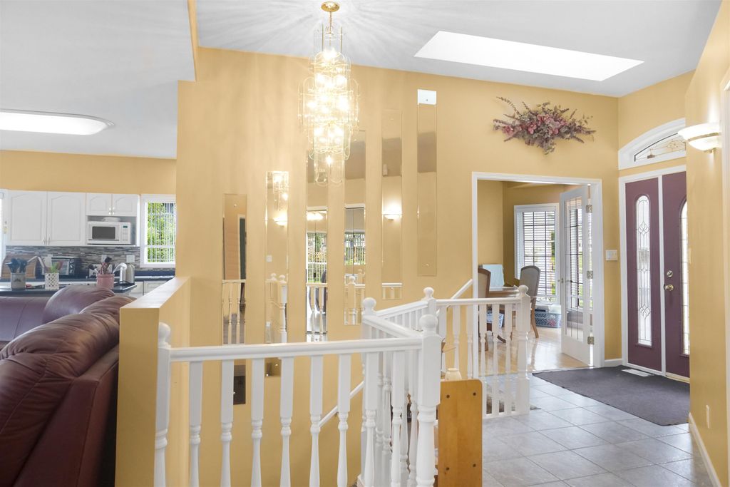 listing image 1105894376465486557