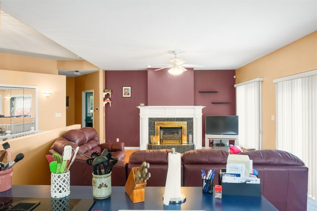 listing image 1106384140846361592