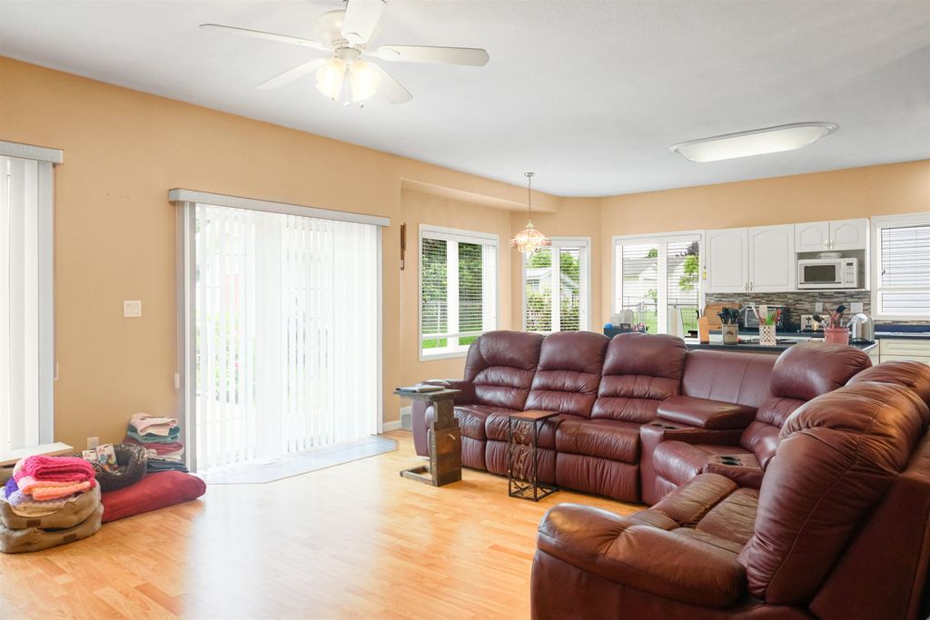 listing image 1100235132448685168