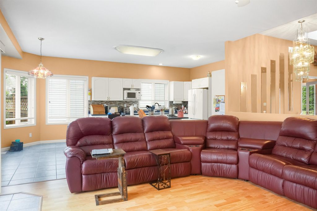 listing image 1102997500360427555