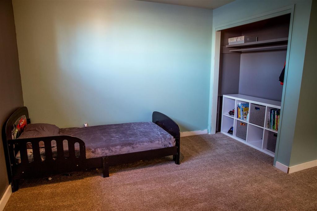 listing image 1103528873313644736