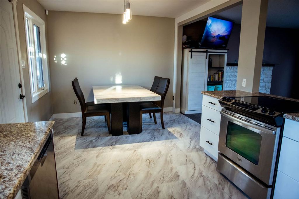 listing image 1105700314522451780