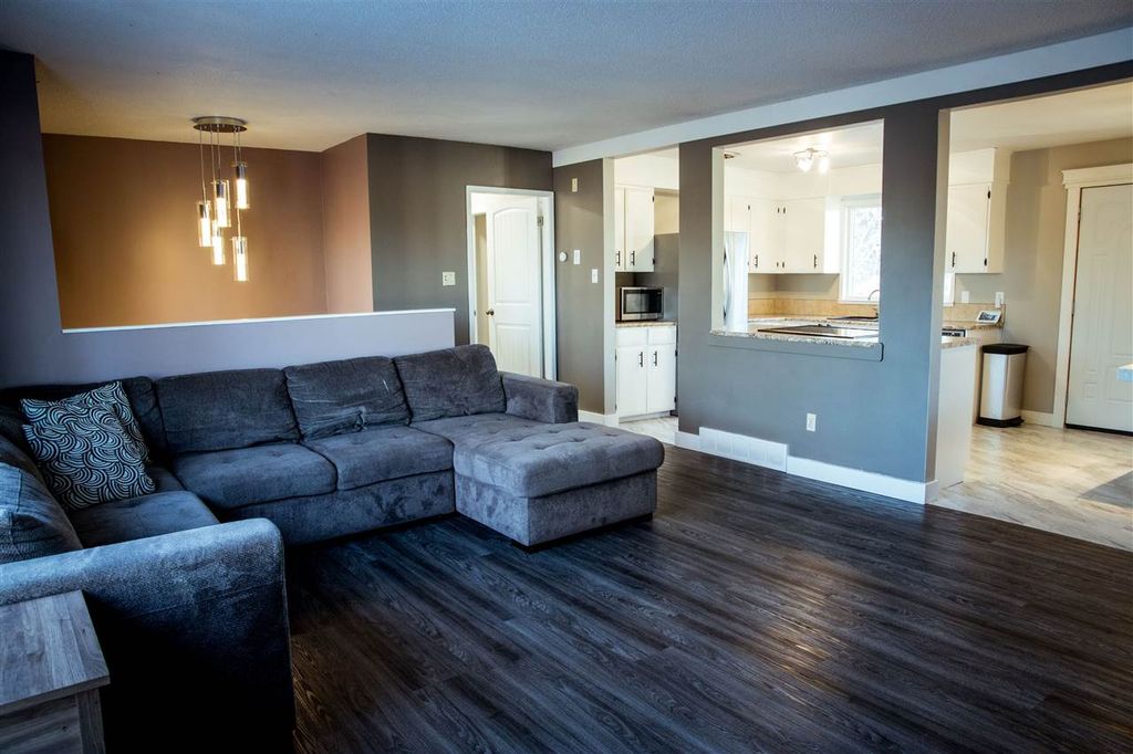 listing image 1106146693017120316