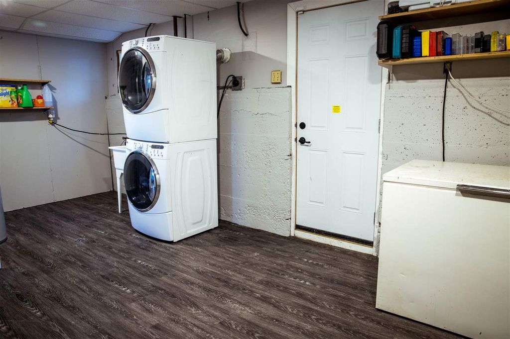 listing image 1104606734099742926