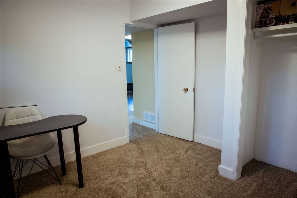 listing image 1102366311859876687