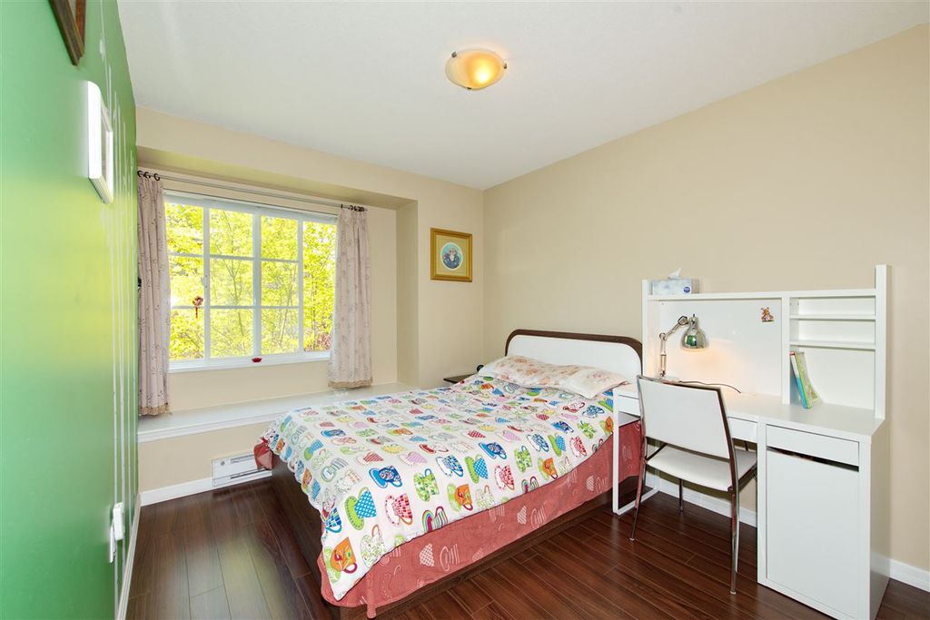 listing image 1106758919449012817