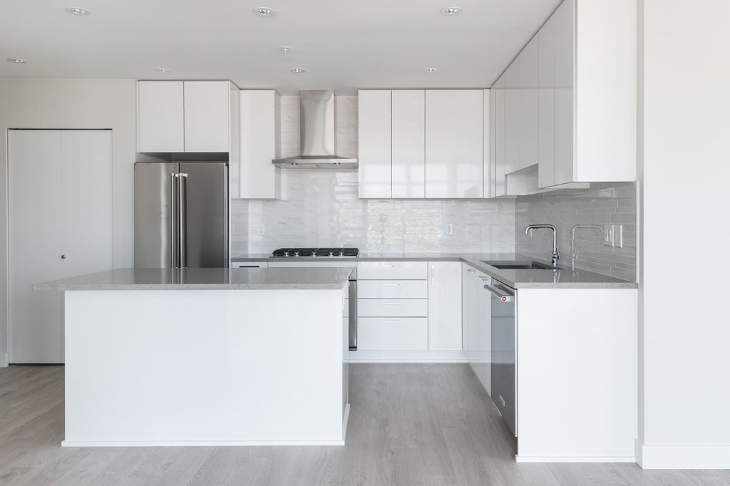 listing image 1104491073901580145
