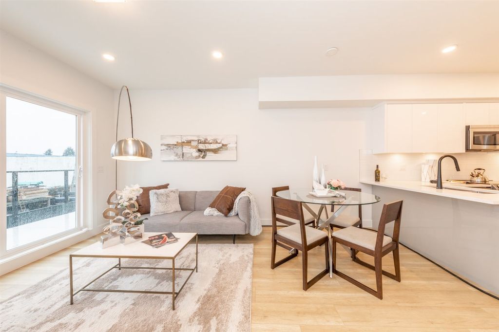 listing image 1102671675492972316