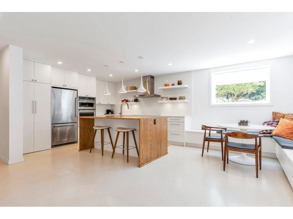 listing image 1105938257061595729