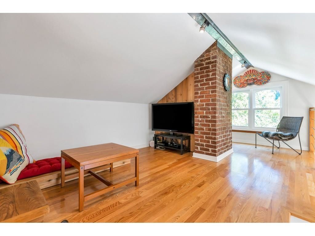 listing image 1101440279905736336