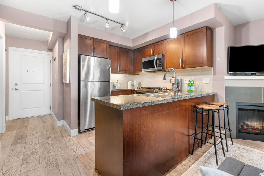 listing image 1109625820493648319