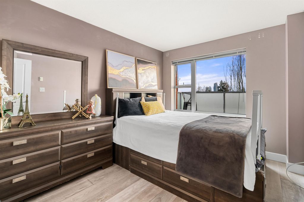 listing image 1109122932751628563
