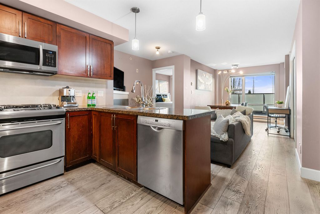 listing image 1104479172383470847