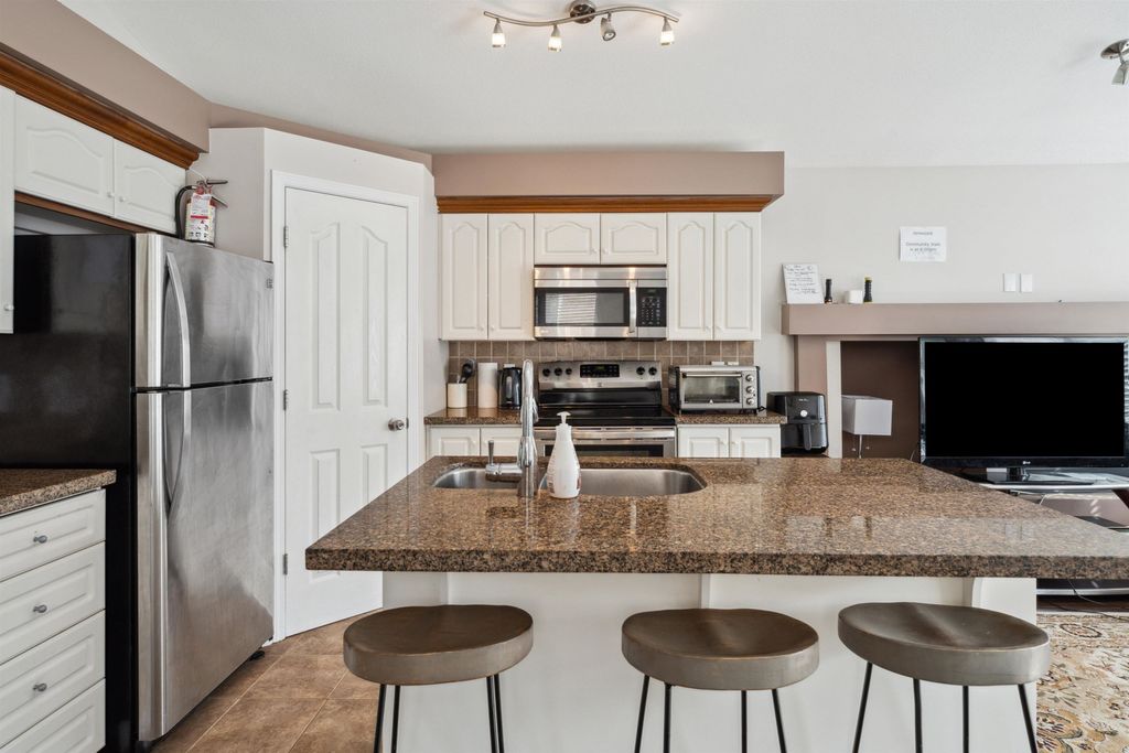 listing image 1100468312405393774