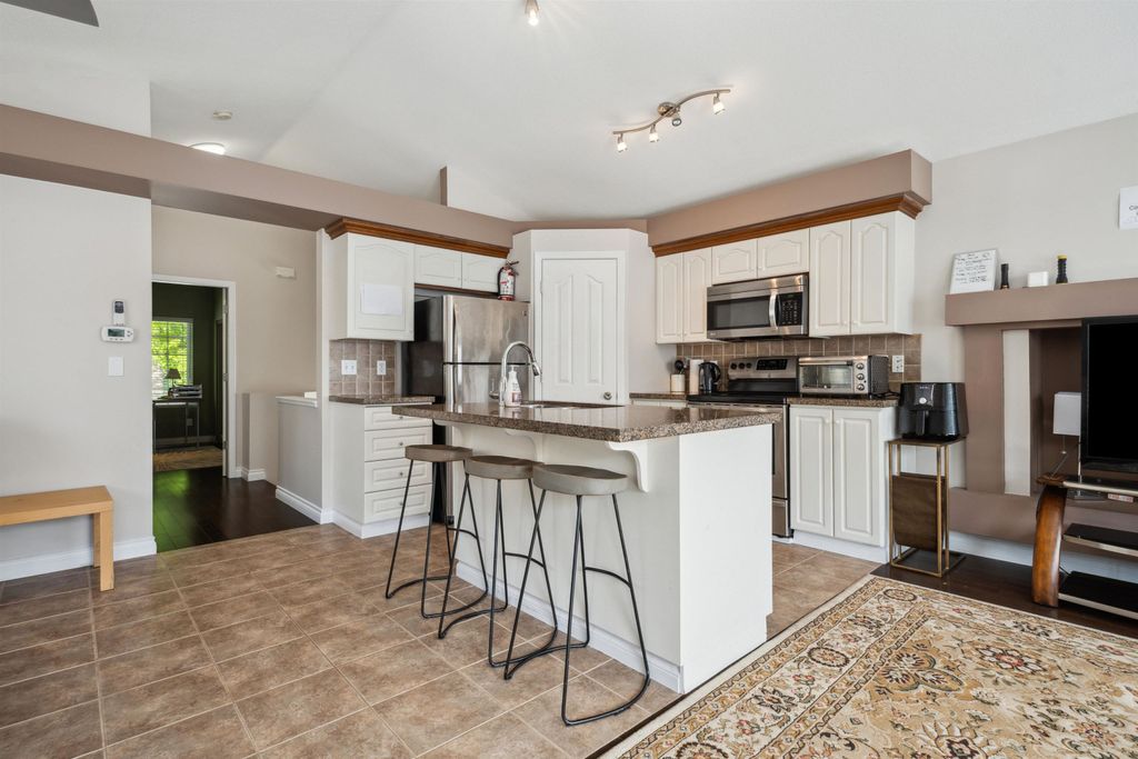 listing image 1104986876649175140