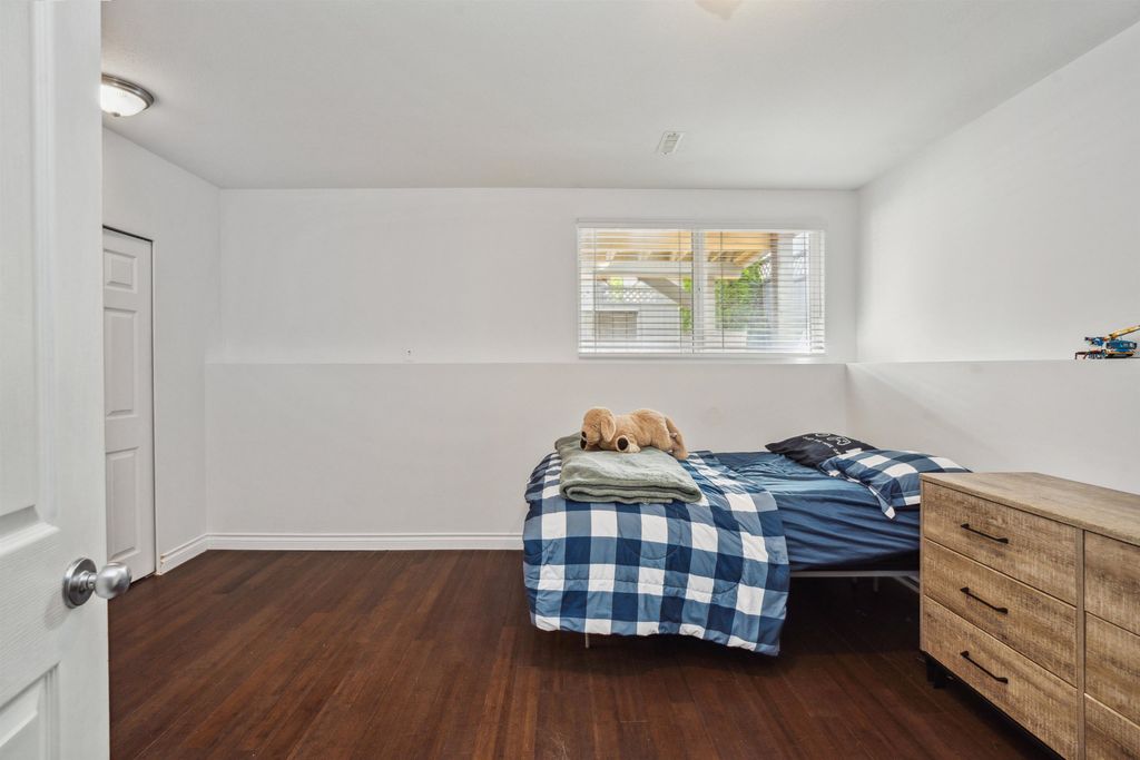 listing image 1101620358267216687