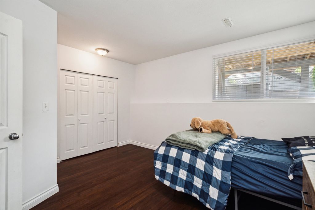 listing image 1101470348961454917