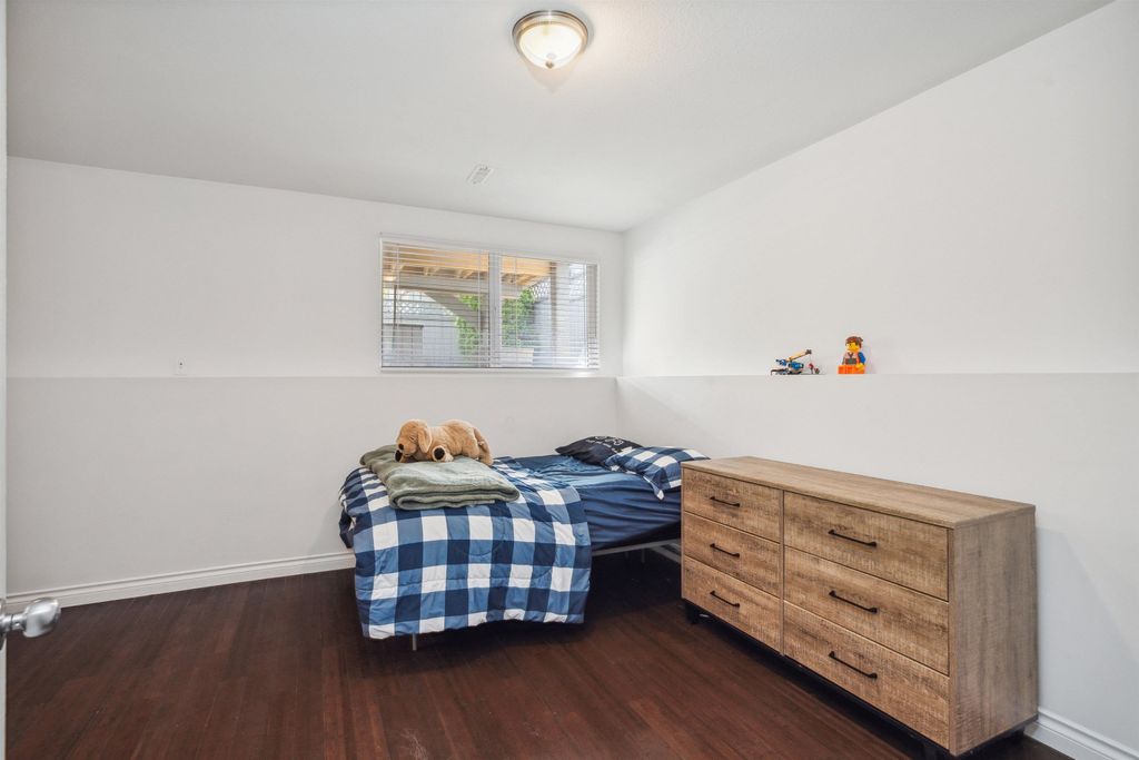 listing image 1106659755162258667
