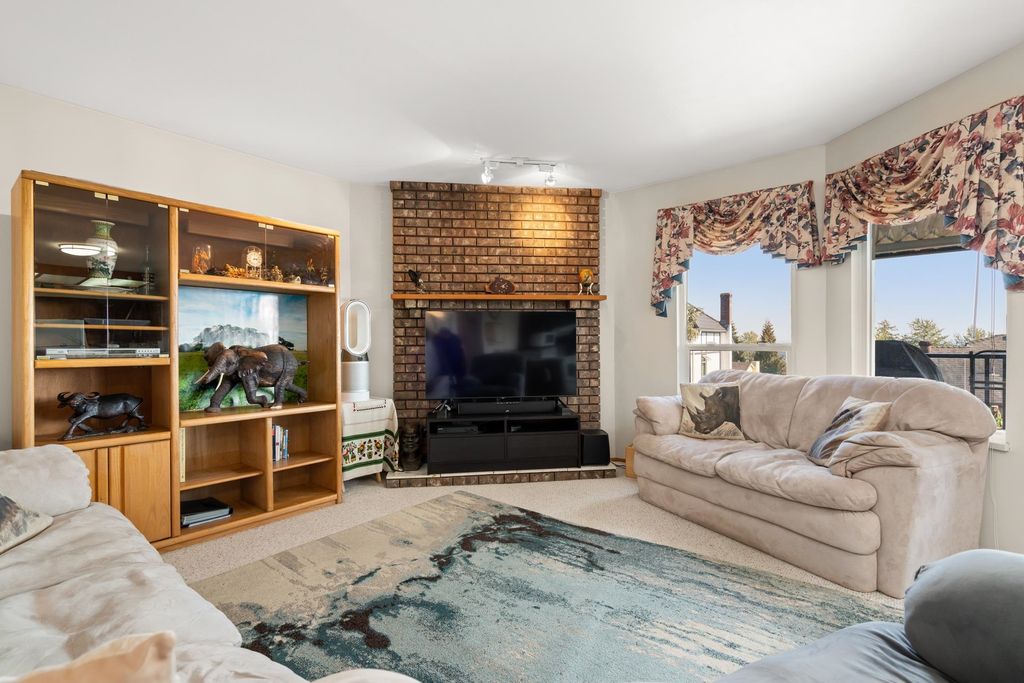 listing image 1103955412423152390