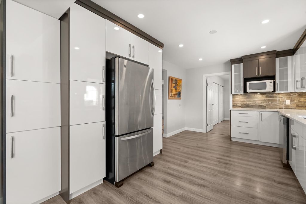 listing image 1102861919604098940