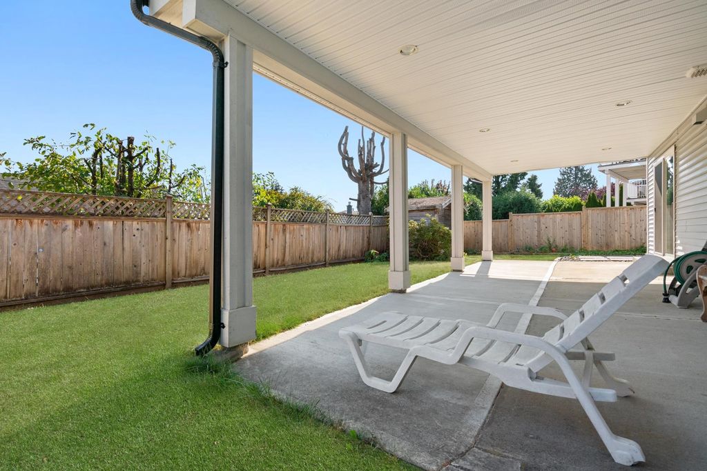 listing image 1102340053941431952