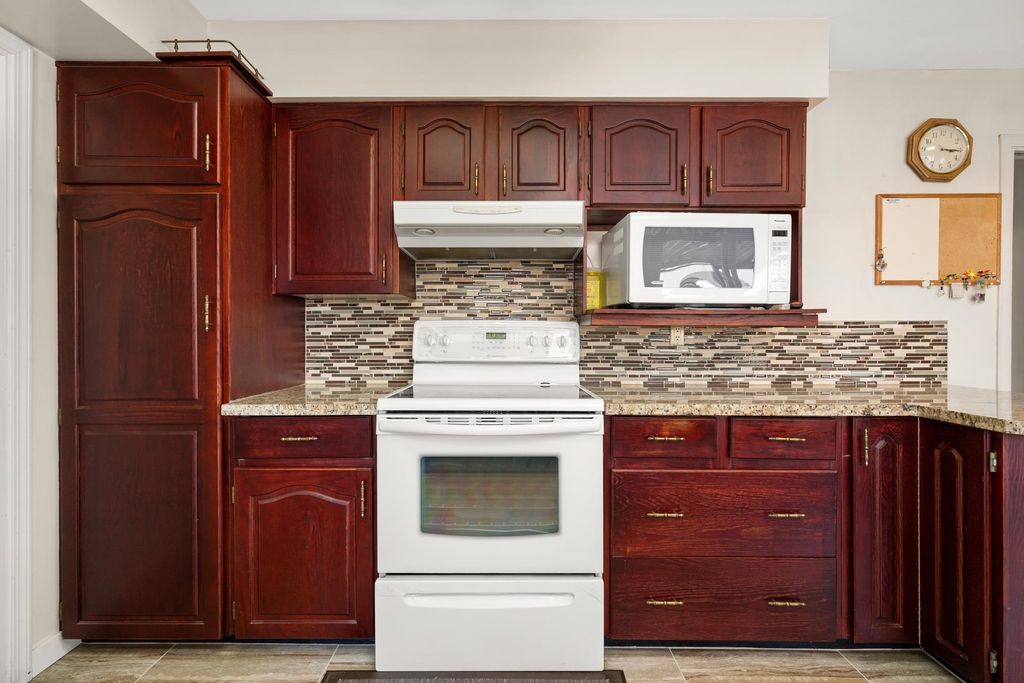 listing image 1105084910676166211