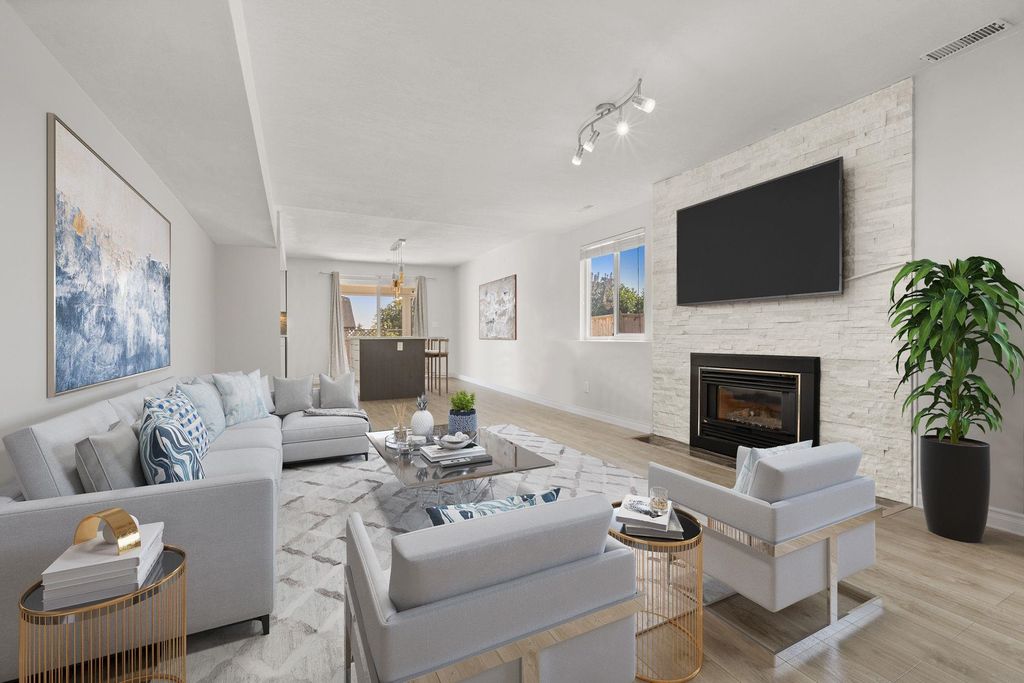 listing image 1108885925680848387