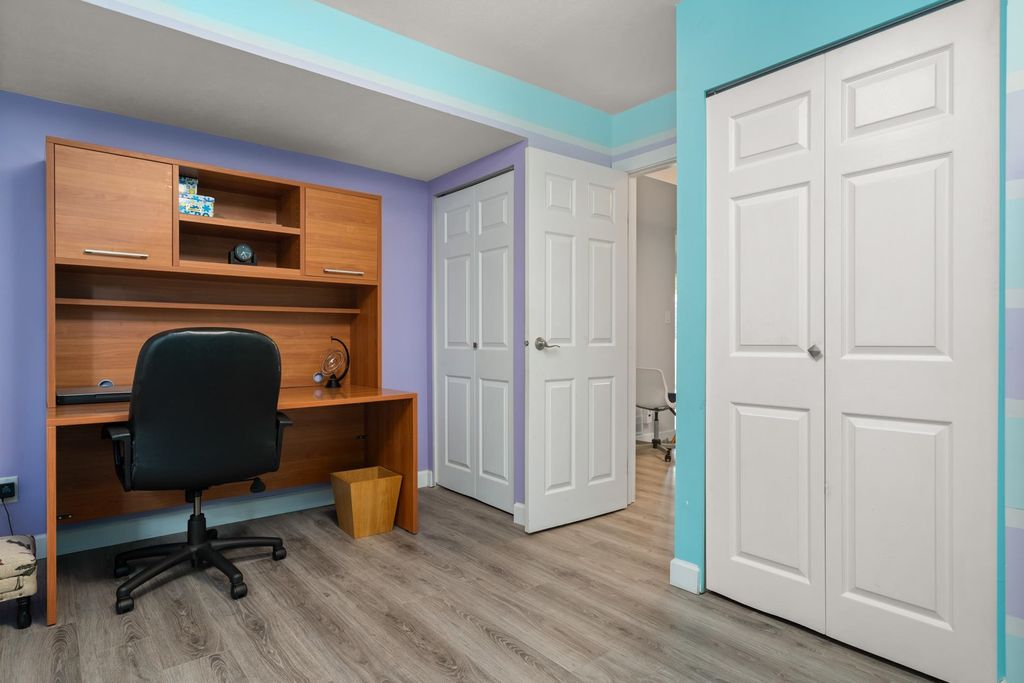 listing image 1107516122925489536