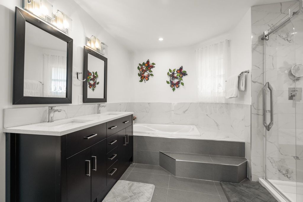 listing image 1102481260298104136