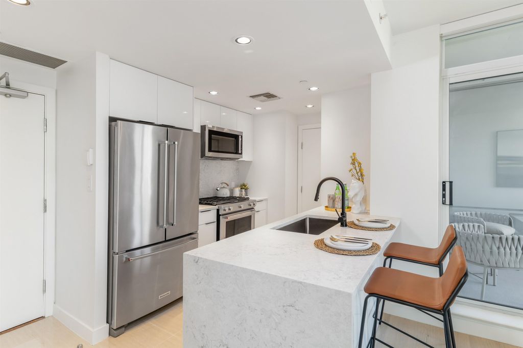 listing image 1103719098482328612