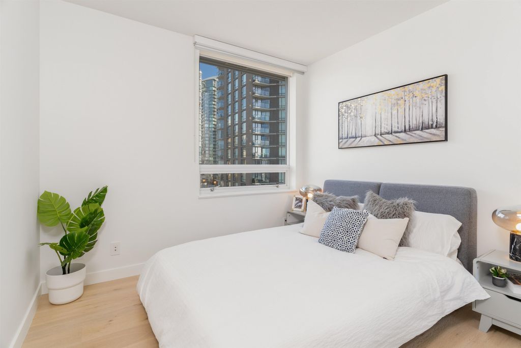 listing image 1102610093931373642