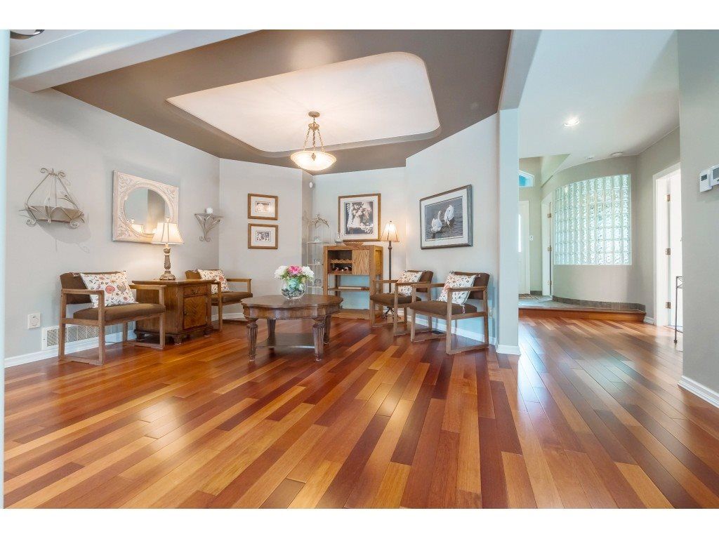 listing image 1104070904160557786