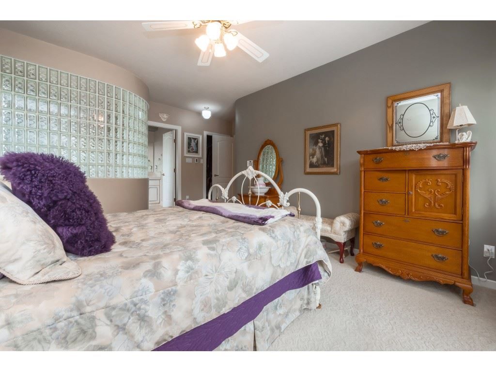 listing image 1102842496104996762