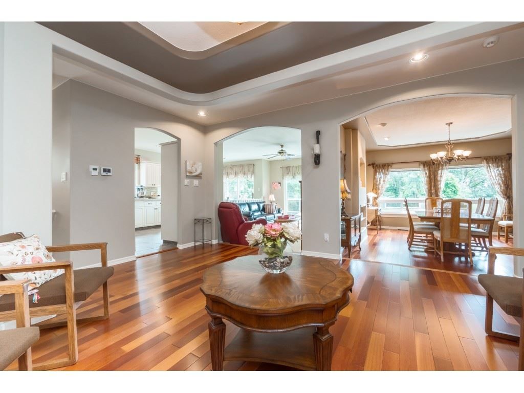listing image 1101772432621625426