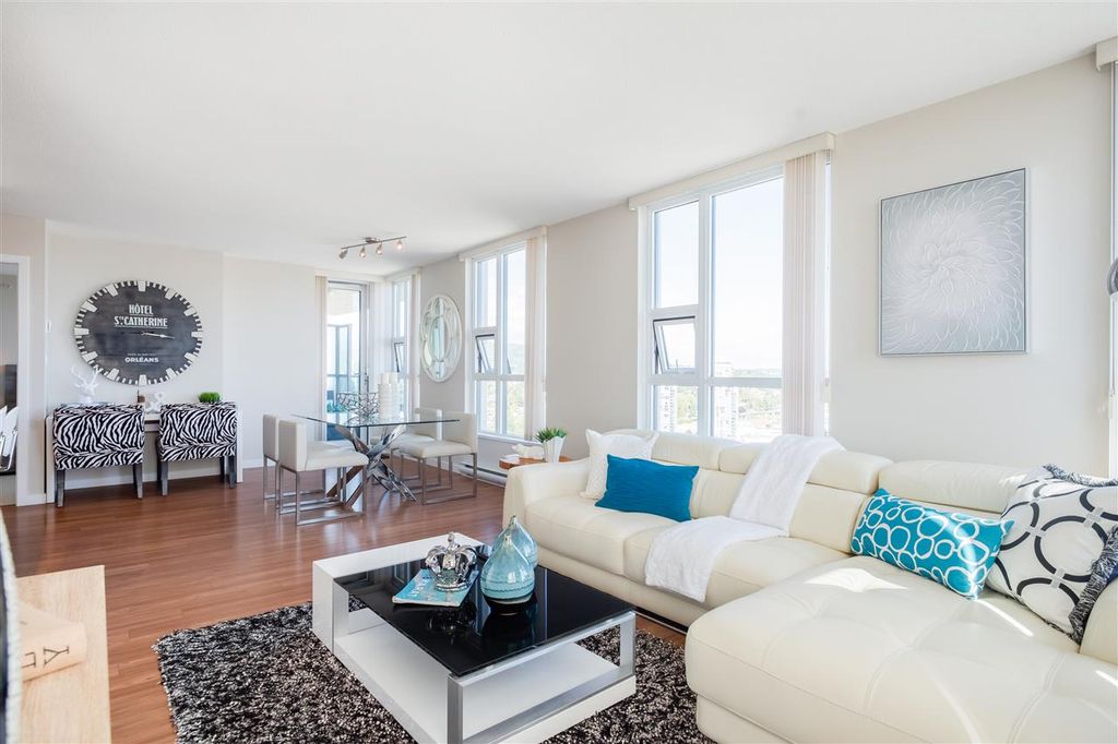 listing image 1104125412543056462