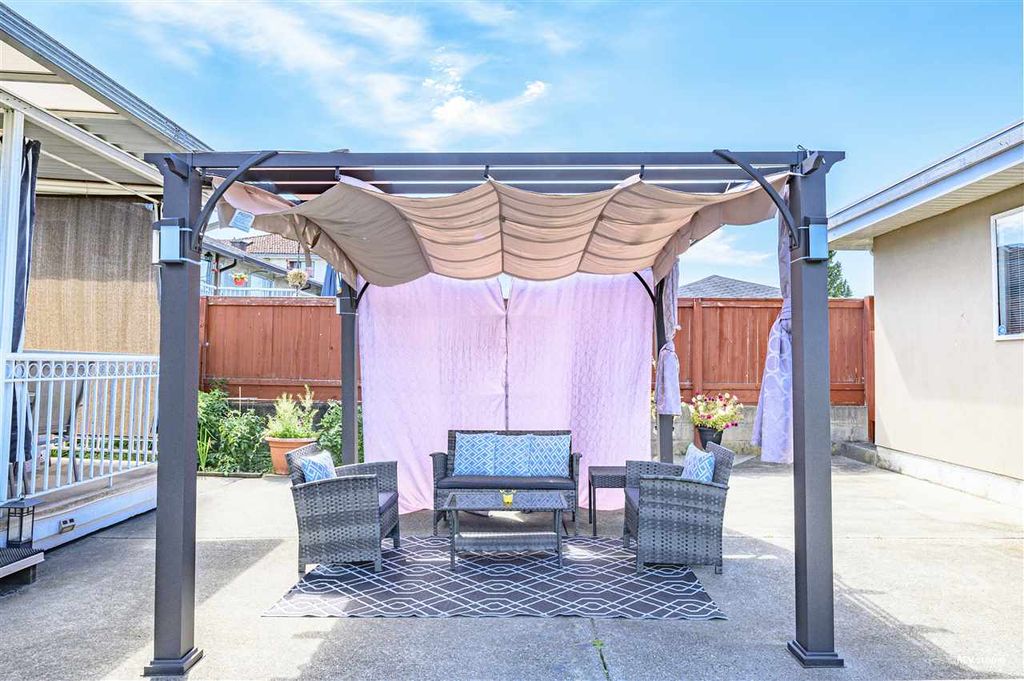 listing image 1102599812776017064