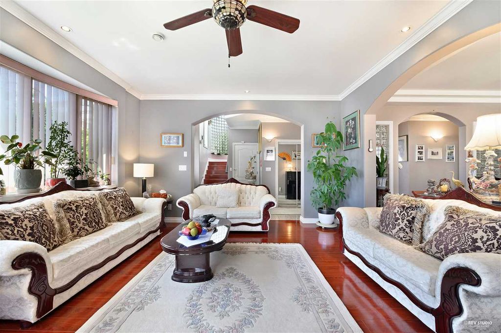 listing image 1105478023049314428