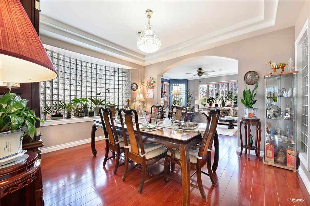 listing image 1105321991475742946