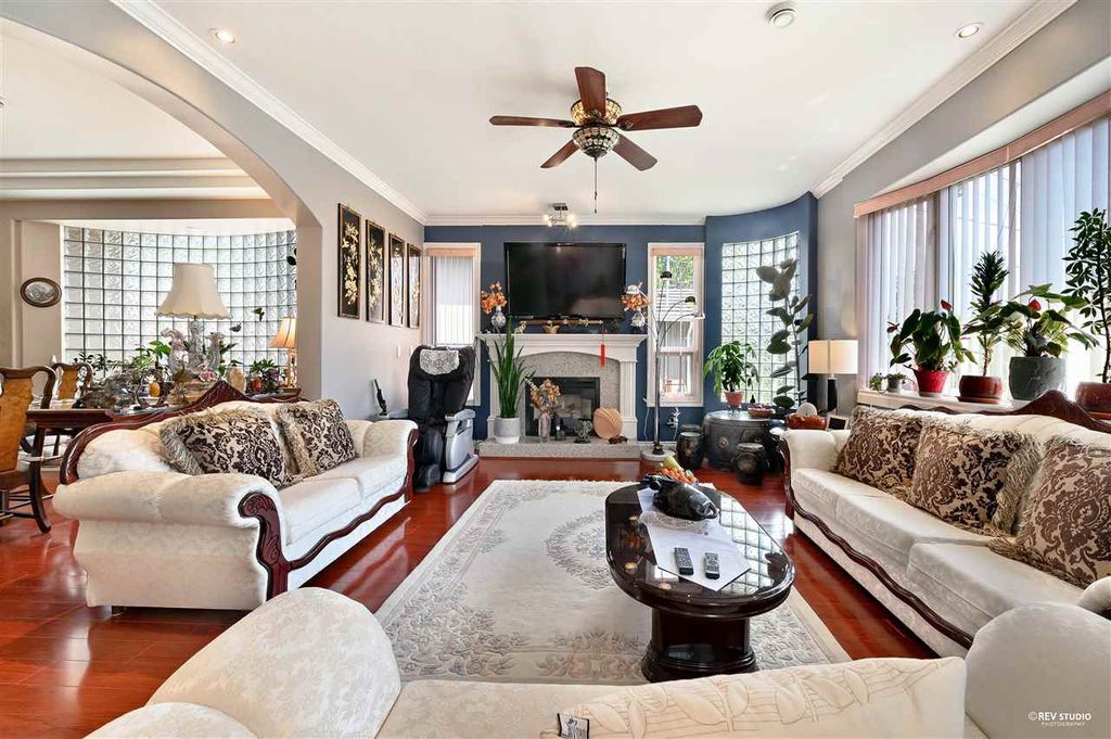 listing image 1103954665445723123