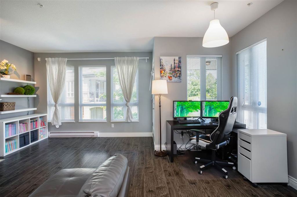 listing image 1102996084120506253
