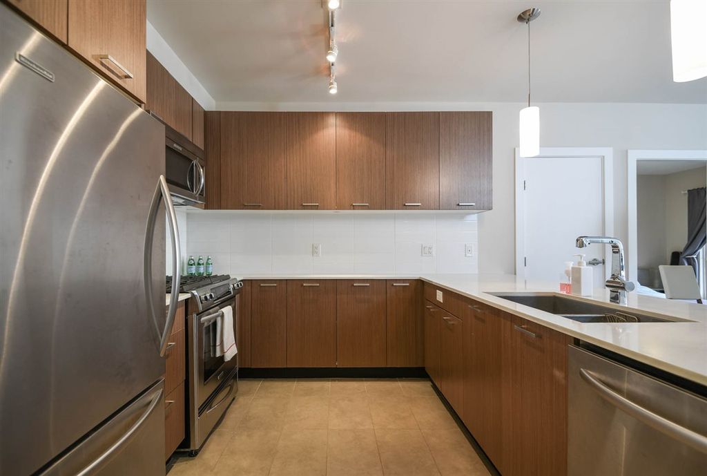 listing image 1100071841385550854